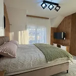 Crown Apartman