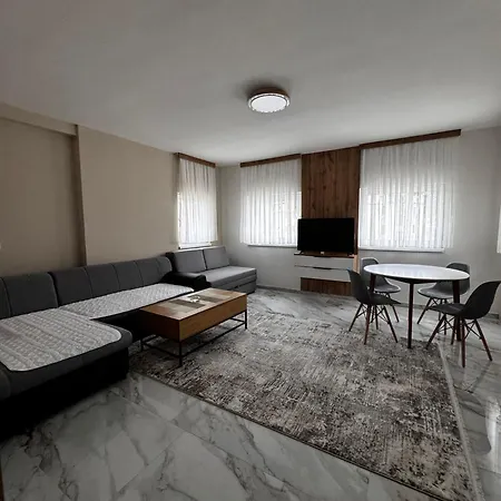Apartament Crown *