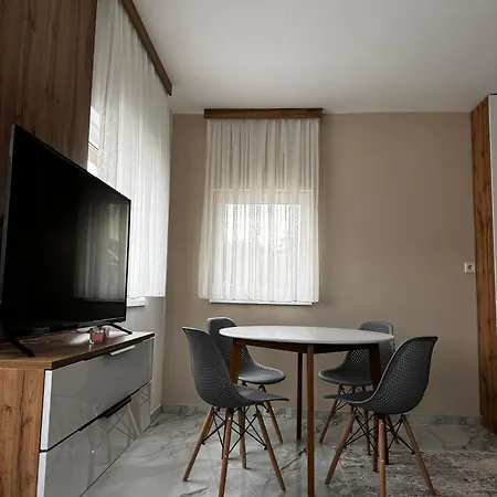 Crown Apartamento Vlasic