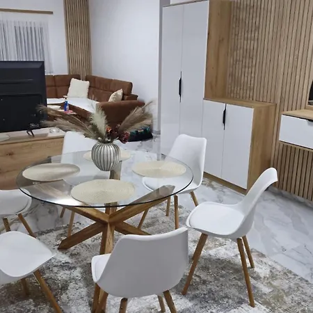Apartament Crown *