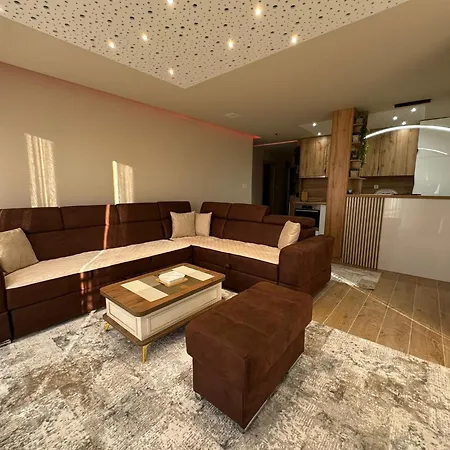 Apartment Crown Vlasic