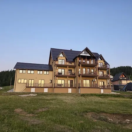 Crown Apartment
