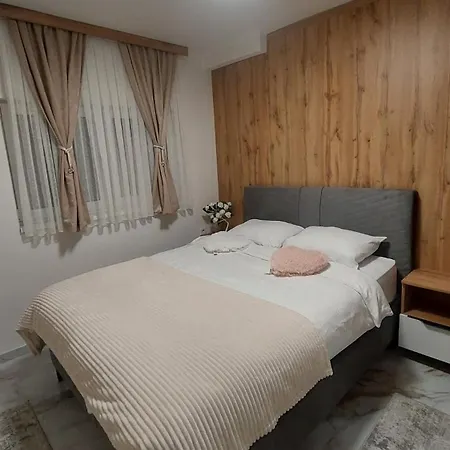 Apartament Crown *
