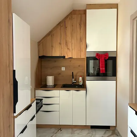 Apartament Crown *