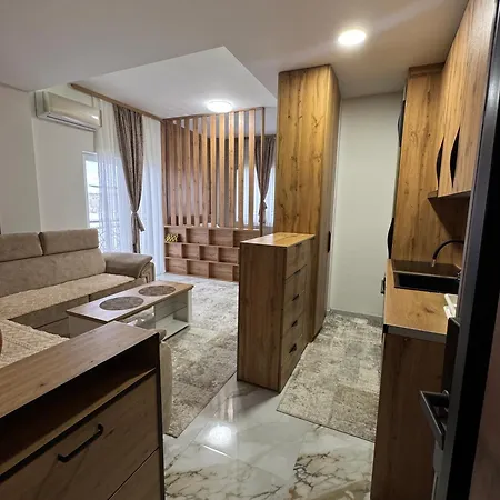 Crown Apartament *